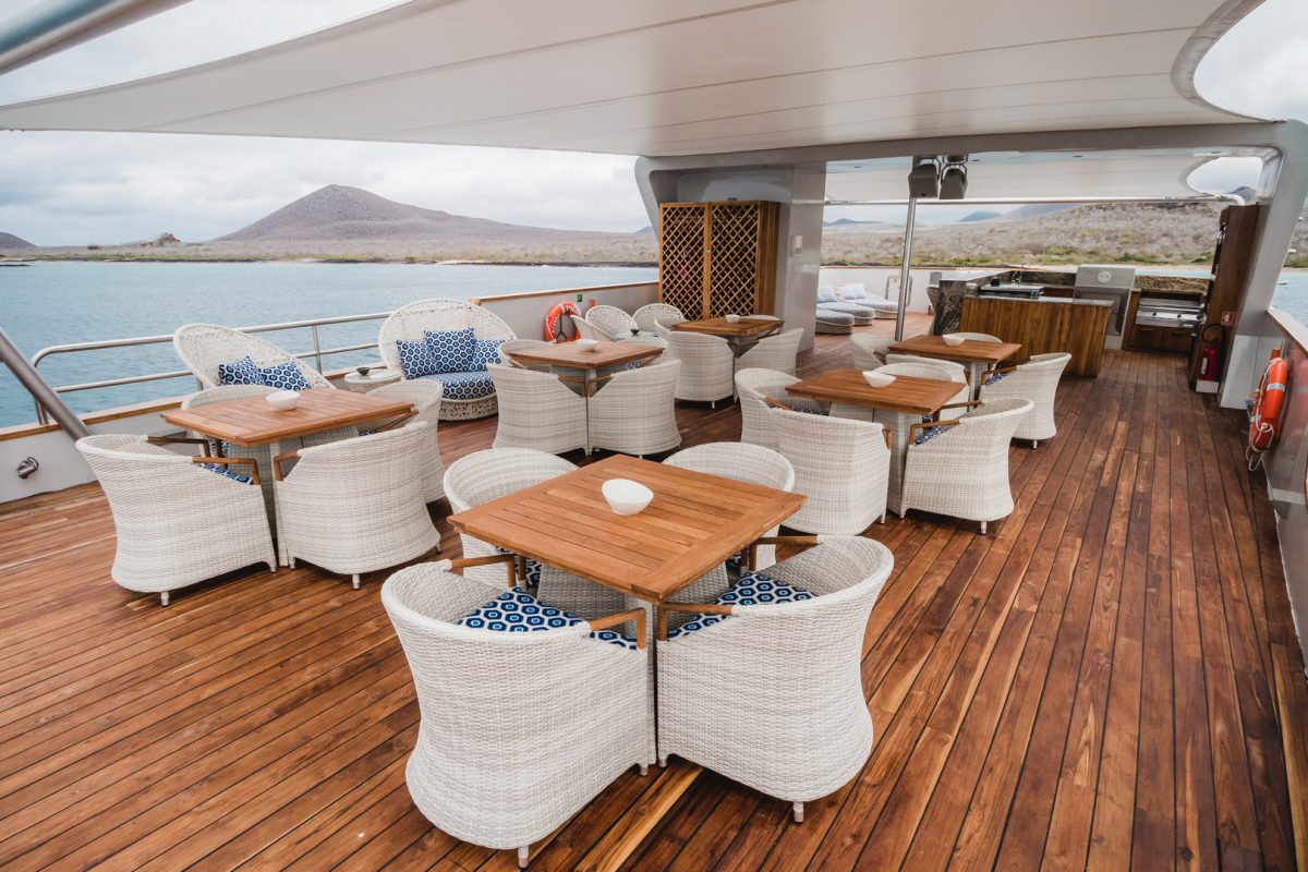 4.4 Sundeck